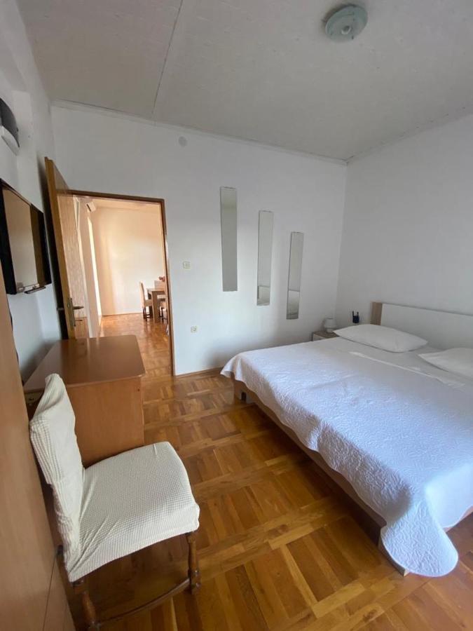 Duje & Roko Apartments Sibenik Bagian luar foto