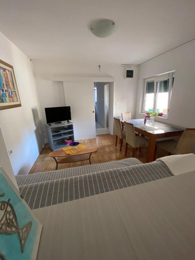 Duje & Roko Apartments Sibenik Bagian luar foto