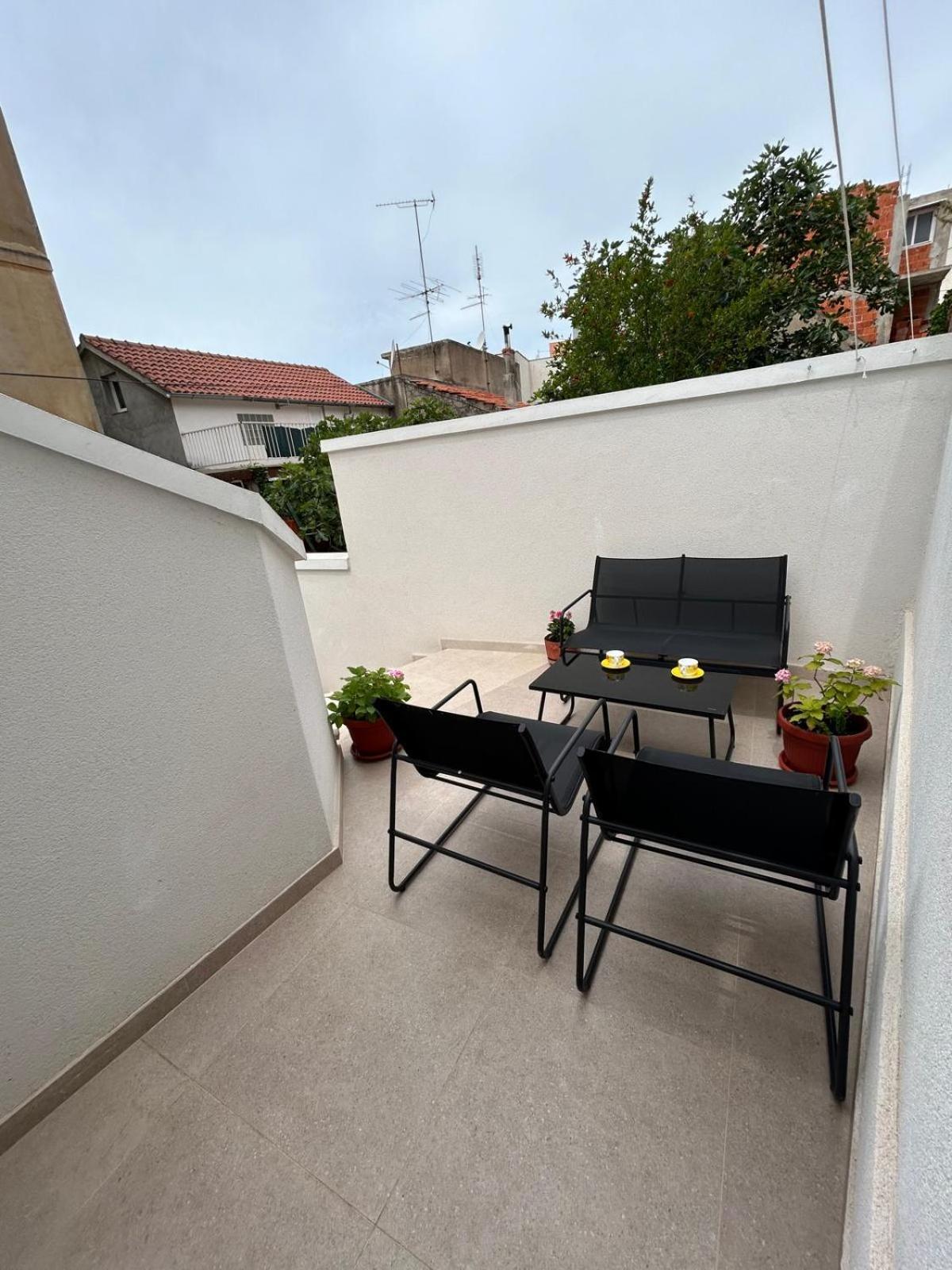 Duje & Roko Apartments Sibenik Bagian luar foto
