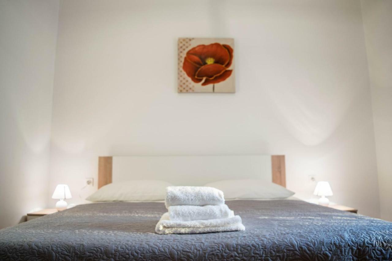 Duje & Roko Apartments Sibenik Bagian luar foto